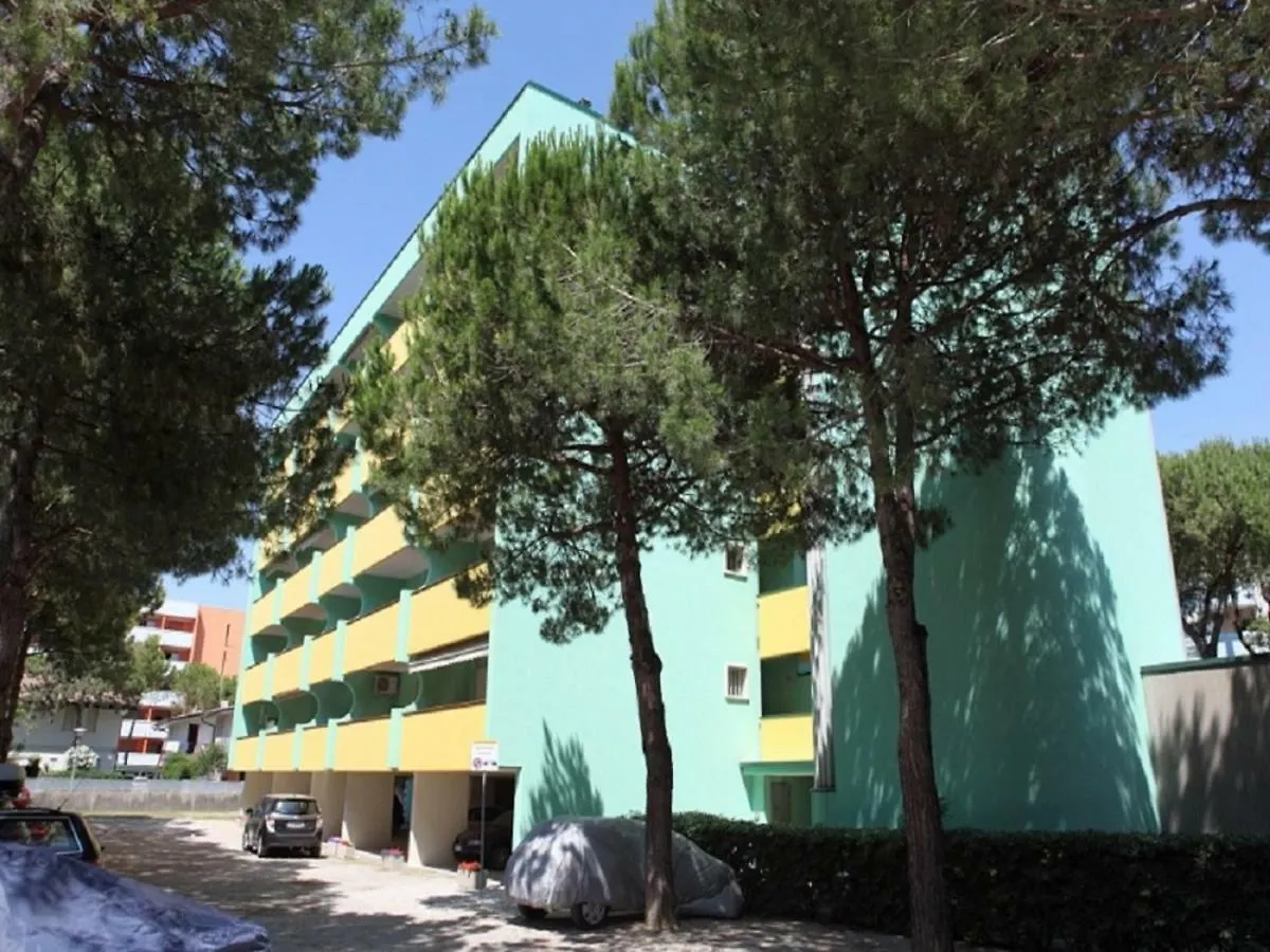 Montecarlo - Appartamenti Μπιμπιόνε 0*,